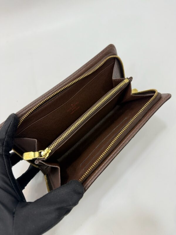 Louis Vuitton Long Zippy Wallet - Image 9
