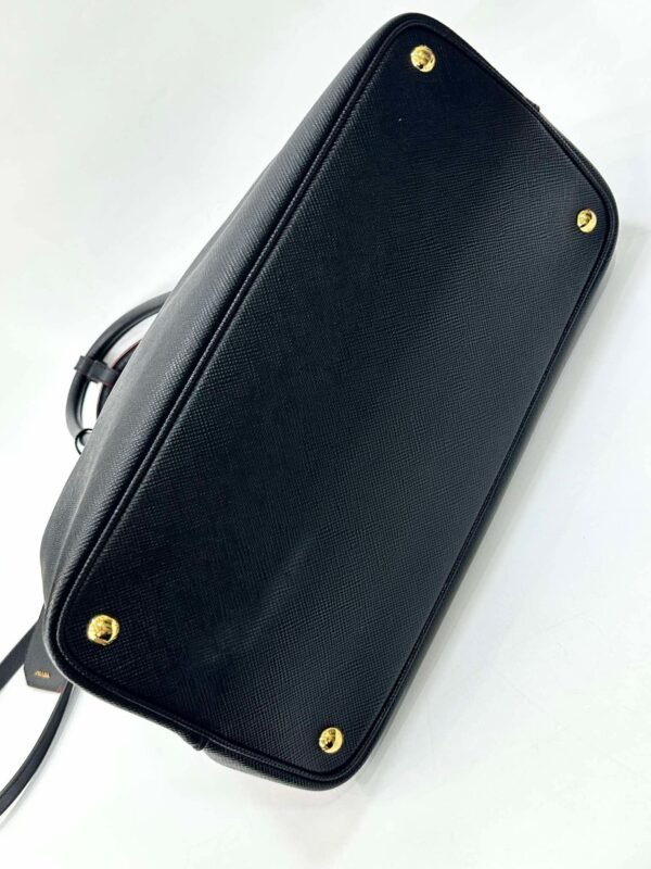 Prada Saffiano Cuir Medium - Image 6