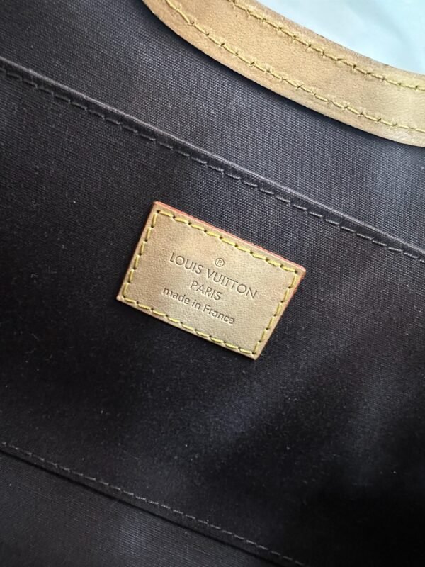 Louis Vuitton Vernis Monogram Roxbury Drive - Image 4